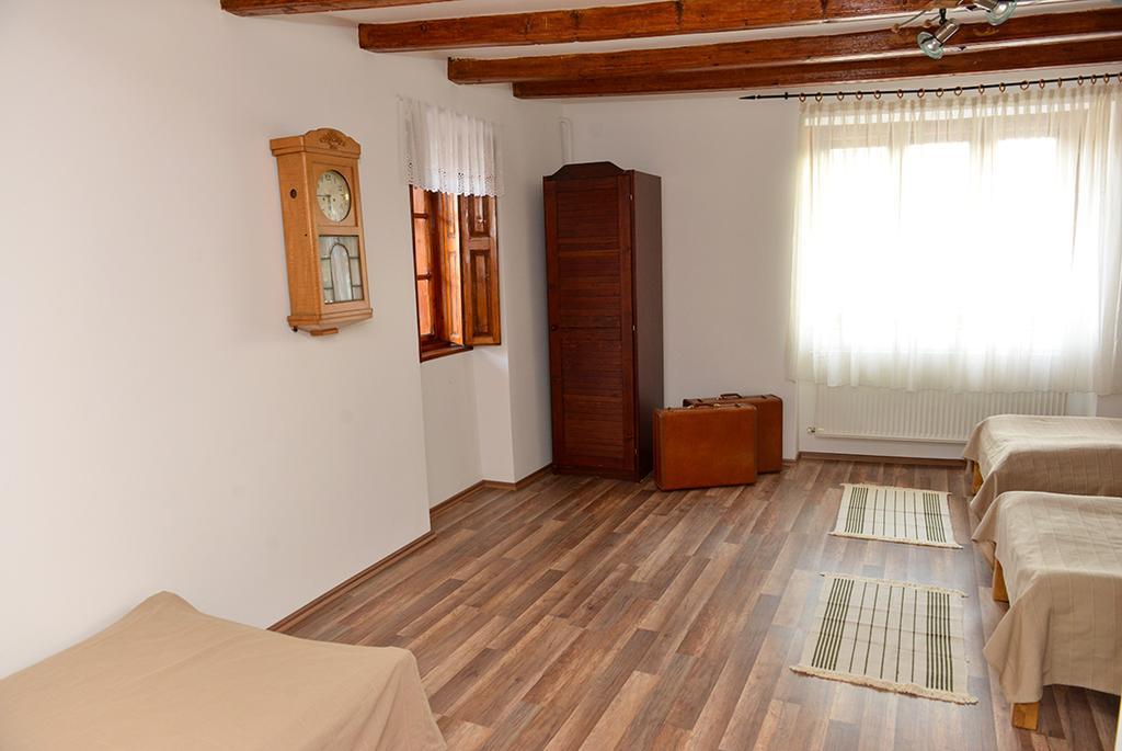 Rigofuetty Vendeghaz Hotel Tiszaalpar Bagian luar foto