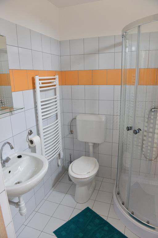 Rigofuetty Vendeghaz Hotel Tiszaalpar Bagian luar foto