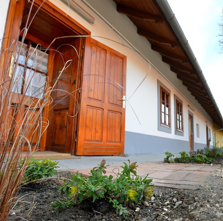Rigofuetty Vendeghaz Hotel Tiszaalpar Bagian luar foto
